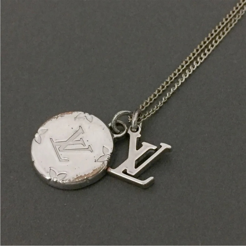 Louis Vuitton Monogram Necklace - Picture 2 of 7